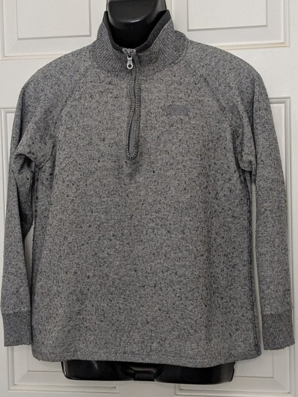 The North Face Young Men’s 1/4-Zip Fleece Pullover Sweatshirt Size L Silver